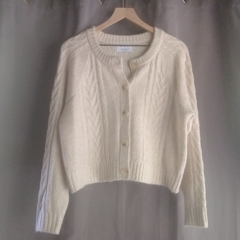 Cropped Ivory Cardigan with Buttons